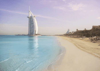 Budynki na plaży, Dubaj Traveligo Blog