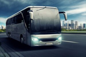 Autokar na drodze - Traveligo Blog
