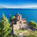 Kościół na wzgórzu, niebieskie morze. Traveligo Blog