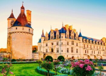 Zamek nad Loarą, Francja - Traveligo Blog