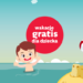 Chłopiec w wodzie, balon, napis "Wakacje gratis dla dziecka" - Traveligo Blog