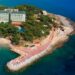 Hotel na brzegu morza. Traveligo Blog