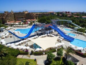 Luksusowy kompleks hotelowy z rozbudowanym parkiem wodnym. Traveligo Blog