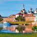 Kolorowe budynki z kopułami - Traveligo Blog