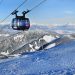 Narciarze na stoku, wyciągi narciarskie - Traveligo Blog