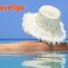 Biała słomkowa czapka, orzeźwiający napój, i spokojny ocean. Traveligo Blog