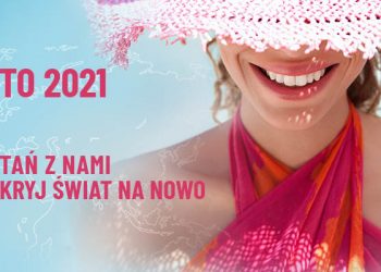 Uśmiechnięta osoba w różowym kapeluszu - Traveligo Blog