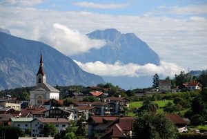 Góry, kościół, miasto - Traveligo Blog