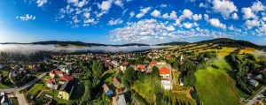 Panoramiczny widok na wieś. Traveligo Blog