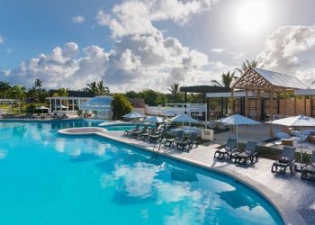 Basen i taras hotelowy w Punta Cana. Traveligo Blog