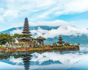 Pagoda i kwiatowy ogród - Traveligo Blog