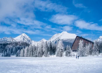 Wysokie góry, Śnieg, Drzewa, Budynek, Traveligo Blog