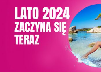 Plażowa scena z kobietą na leżaku, drzewo i błękitne morze. Traveligo Blog