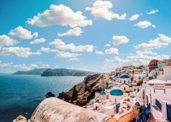 Santorini last minute