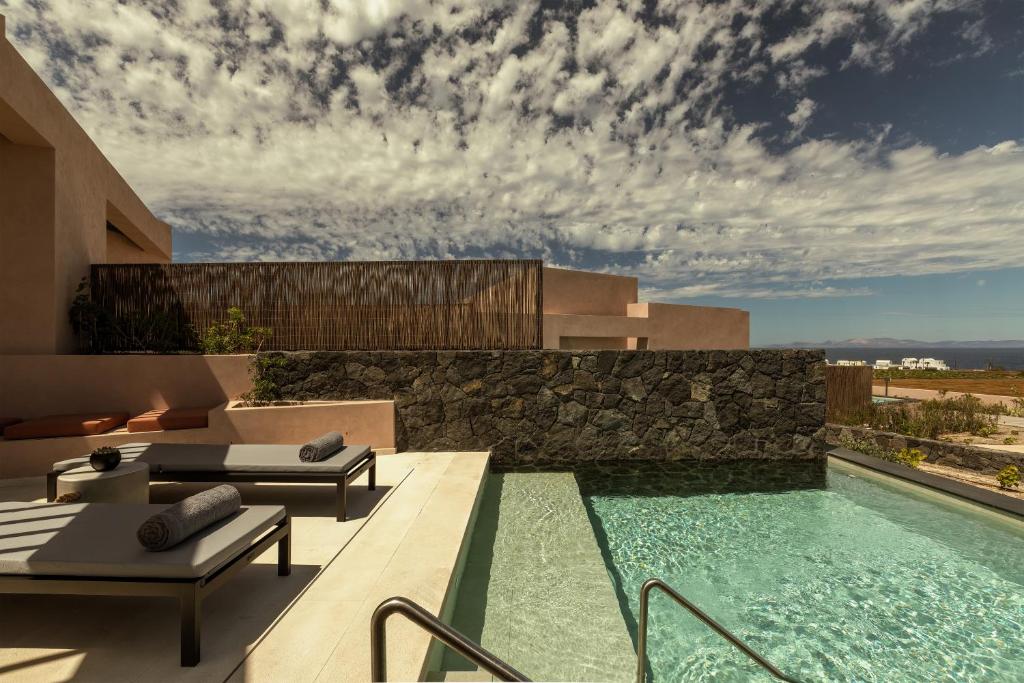 Hotel Domes Novos Santorini Autograph Collection by Marriott, Oia, Santorini