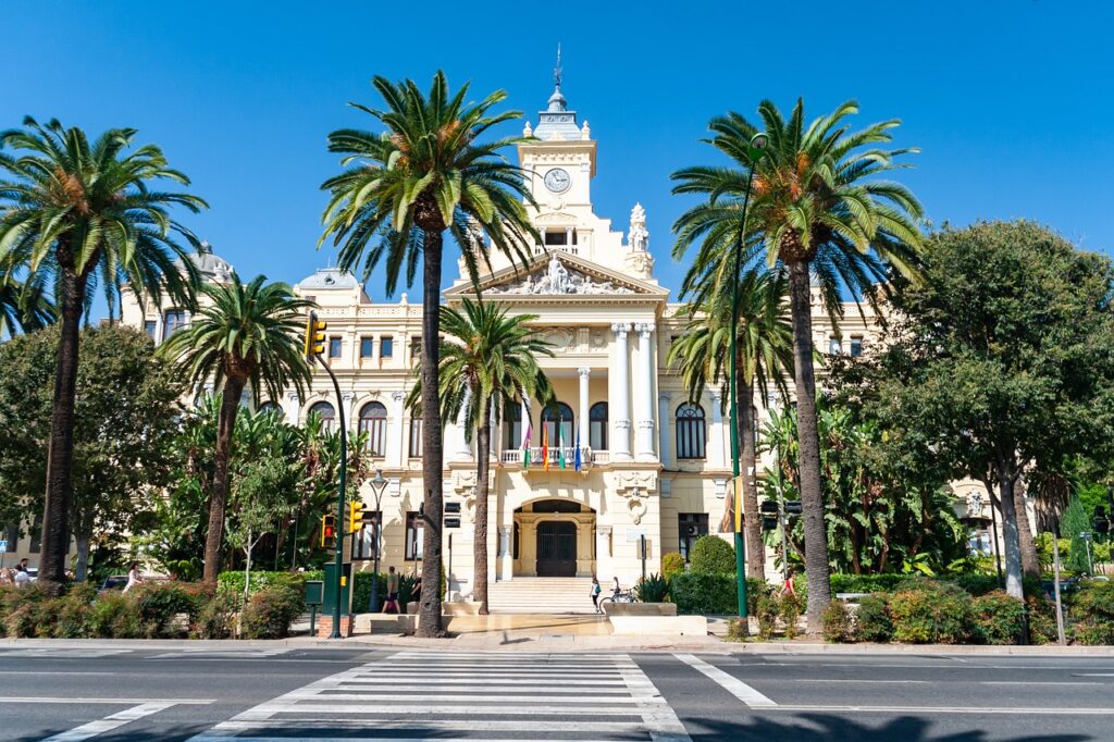 Malaga wakacje last minute