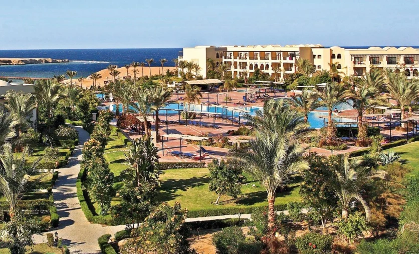 jaz lamaya coraya bay marsa alam baseny palmy hotel