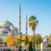 Błękitny Meczet w Stambule – panorama z sześcioma minaretami w dzielnicy Sultanahmet