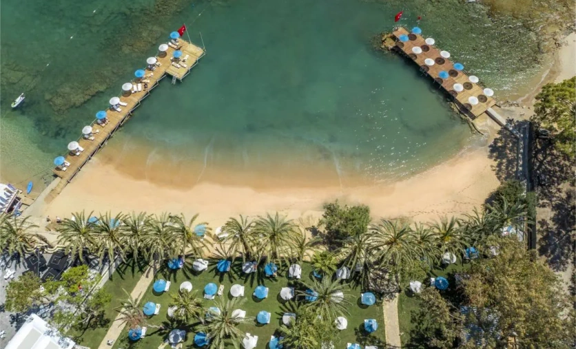 Hotel Utopia Resort & Residence – nowoczesny hotel All Inclusive w Side z aquaparkiem, basenami i rozległym terenem zielonym.