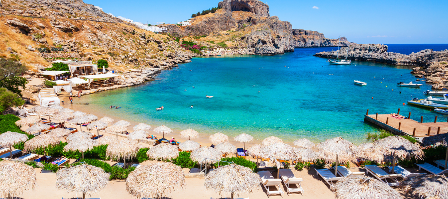 Rodos wakacje 2026 – plaża i zatoka idealna na wypoczynek