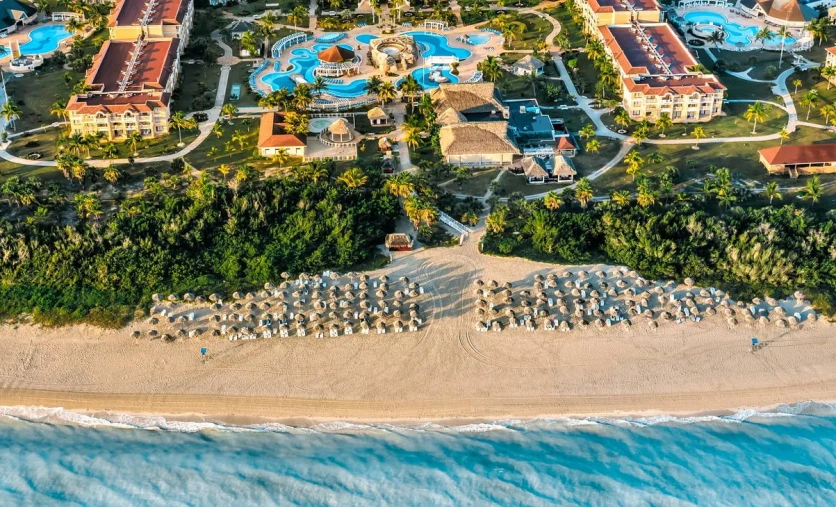 Hotel Iberostar Origin Laguna Azul w Varadero na Kubie położony przy szerokiej karaibskiej plaży
