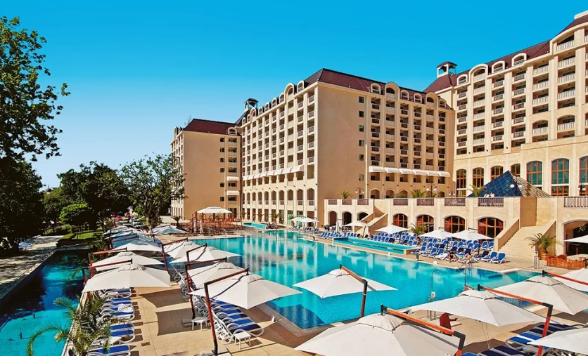 Hotel Melia Grand Hermitage w Złotych Piaskach – basen, komfortowy resort i wakacje all inclusive w Bułgarii