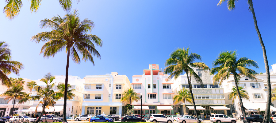 Pastelowe budynki w stylu Art Deco w South Beach w Miami