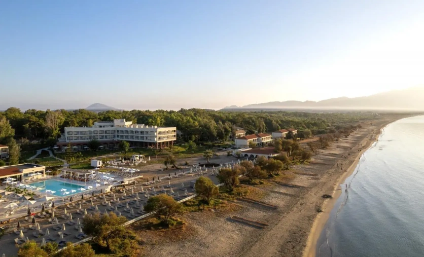 Domes Aulūs Zante hotel przy plaży widok z lotu ptaka Zakynthos Grecja