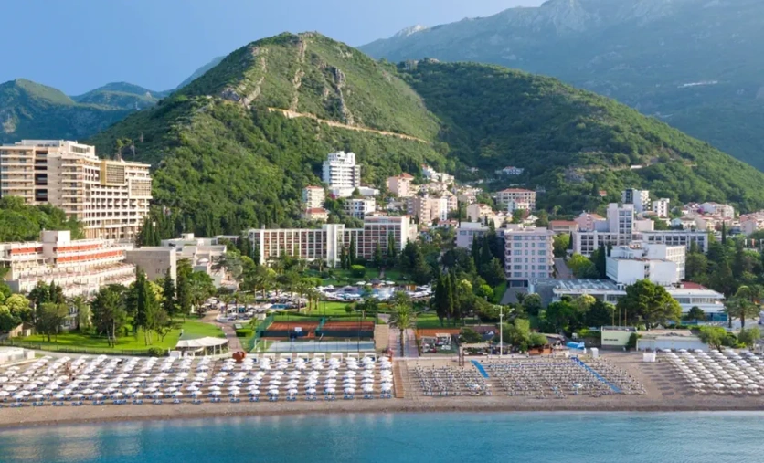 Iberostar Waves Bellevue Budva – wakacje w Czarnogórze nad Adriatykiem
