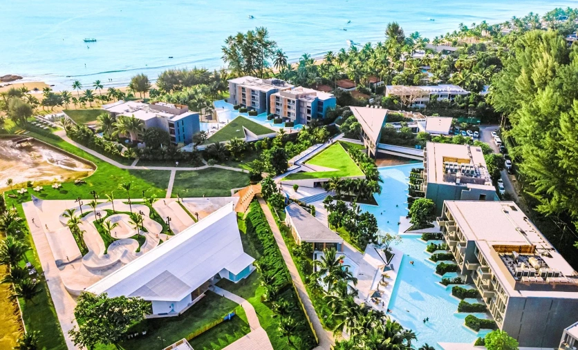 Tajlandia Khao Lak hotel La Vela resort baseny egzotyczne wakacje