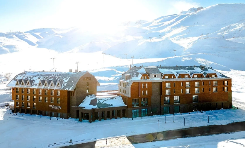 Kapadocja Erciyes hotel Megasaray narty Turcja stok zimowy