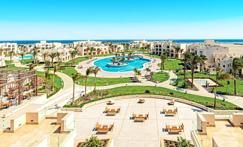 Egipt Marsa Alam Sataya Resort baseny hotel wakacje nad Morzem Czerwonym
