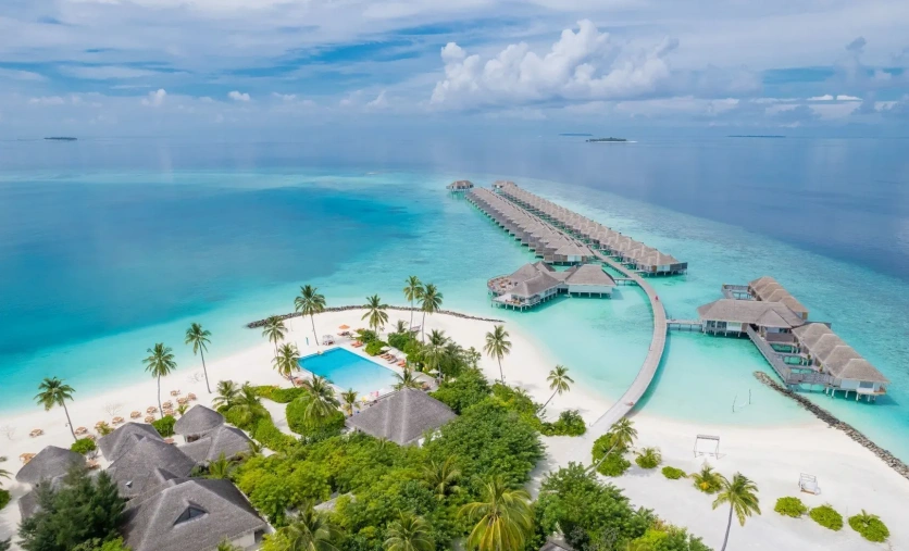 Malediwy hotel Sun Siyam Iru Veli bungalowy na wodzie egzotyczne wakacje