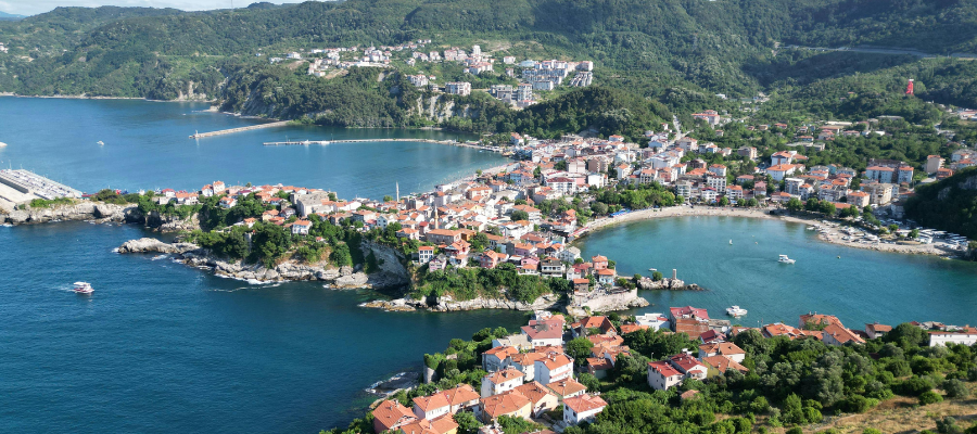 Turcja miasto nad morzem zatoka wybrzeże egejskie Kusadasi widok