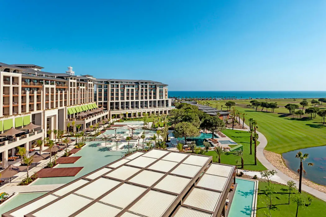 Regnum The Crown w Turcji – luksusowy hotel premium w Belek przy plaży i polu golfowym
