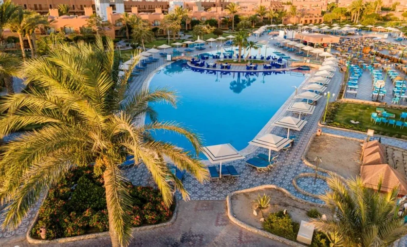 Basen w hotelu Akassia Swiss Resort w Marsa Alam