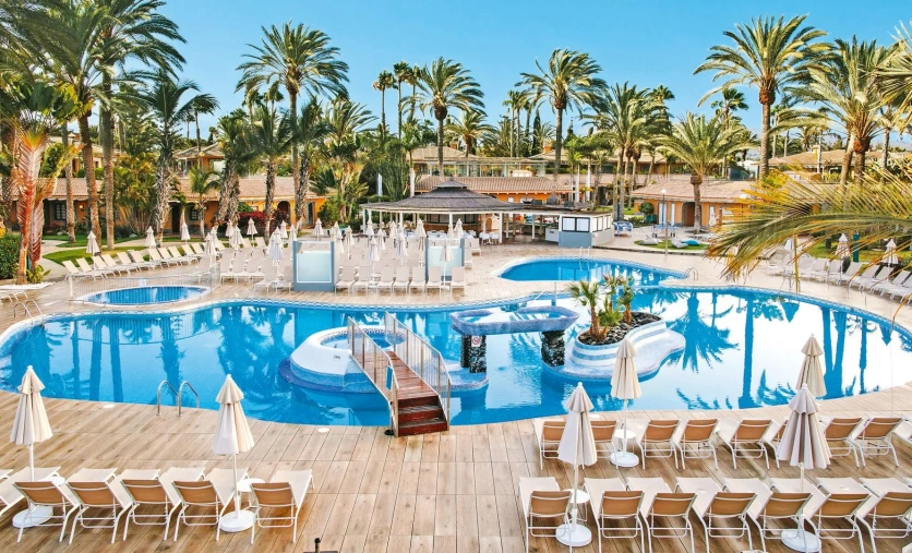 Basen w hotelu Dunas Suites & Villas Resort na Gran Canarii