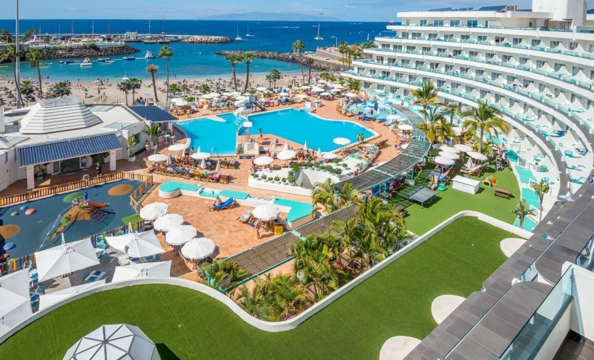 Rodzinny hotel Hovima La Pinta Beachfront Teneryfa z basenem i widokiem na ocean – wakacje zimą 2026/2027 na Wyspach Kanaryjskich