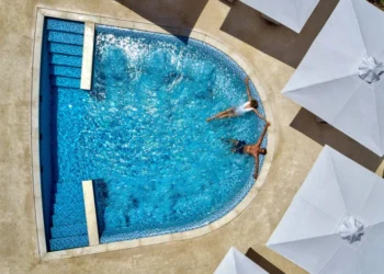 Prywatny basen w hotelu Ikos Dassia na Korfu