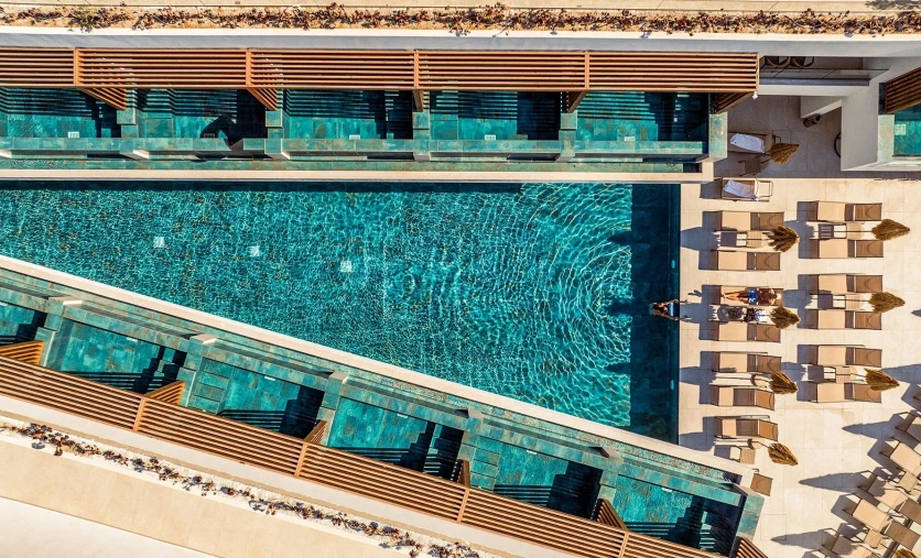Hotel Ionis Art Luxury Suites na Zakynthos – luksusowy basen i nowoczesne apartamenty