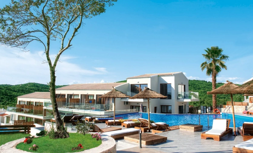 Hotel Porto Demo na Korfu – nowoczesny hotel z basenem
