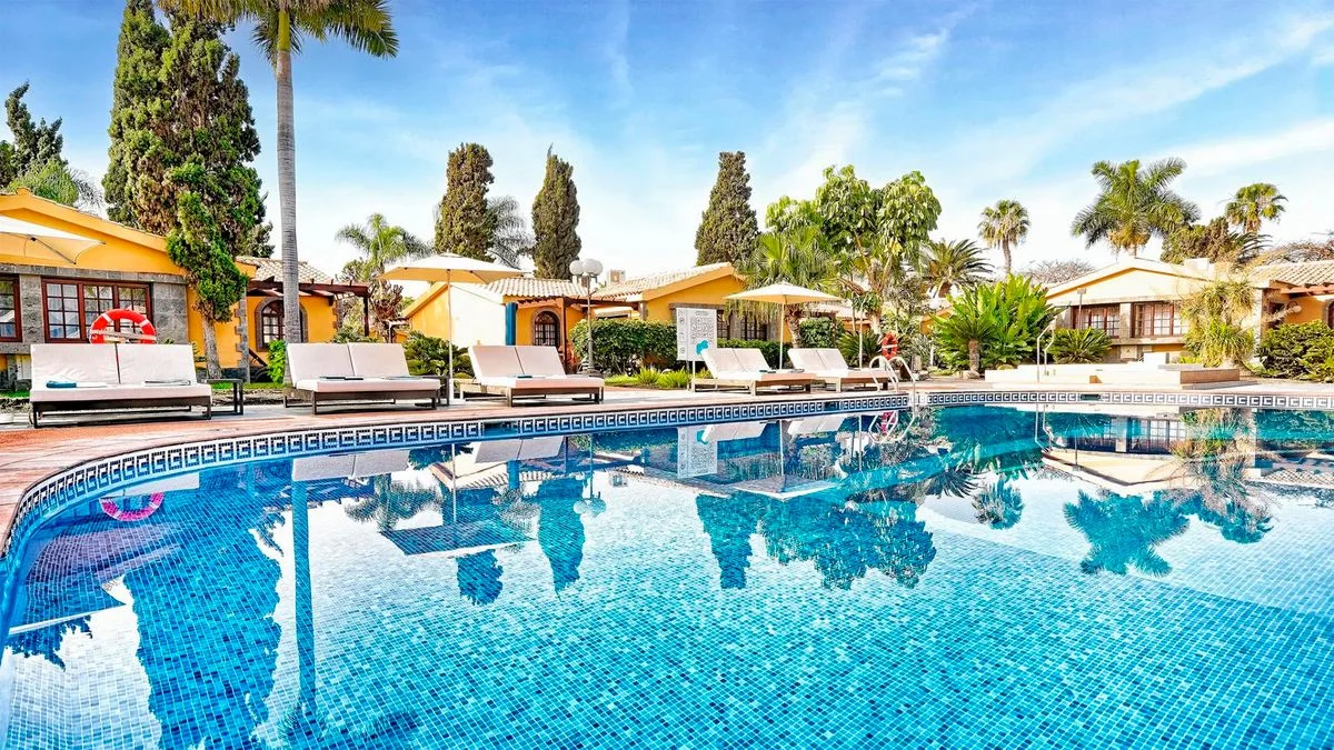 Basen w hotelu Maspalomas Villas by Dunas na Gran Canarii