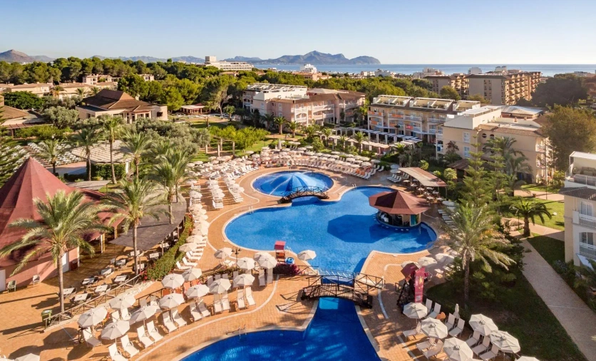 Zafiro Can Picafort na Majorce – rodzinny hotel all inclusive z basenami