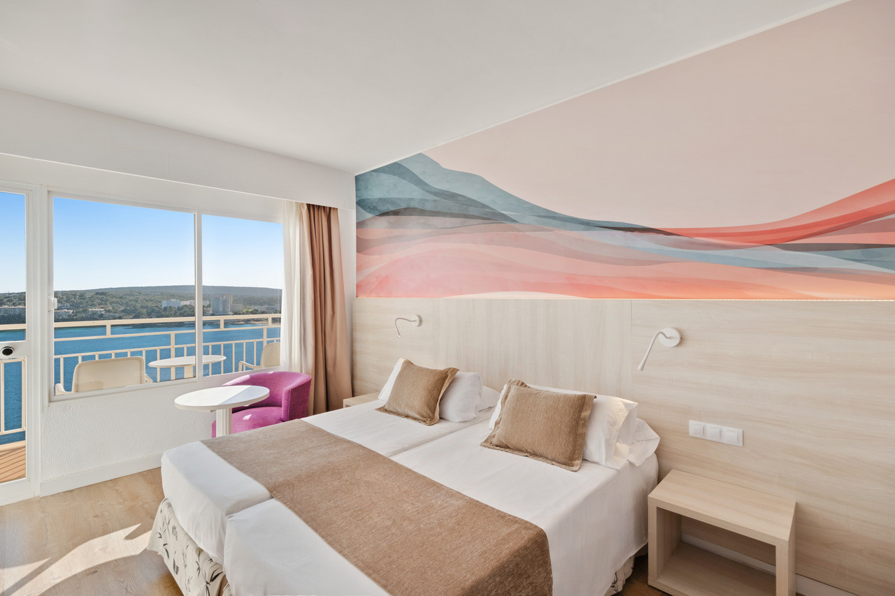 Pokój Sea View w hotelu Bahia Principe Coral Playa 16+ na Majorce z widokiem na Morze Śródziemne