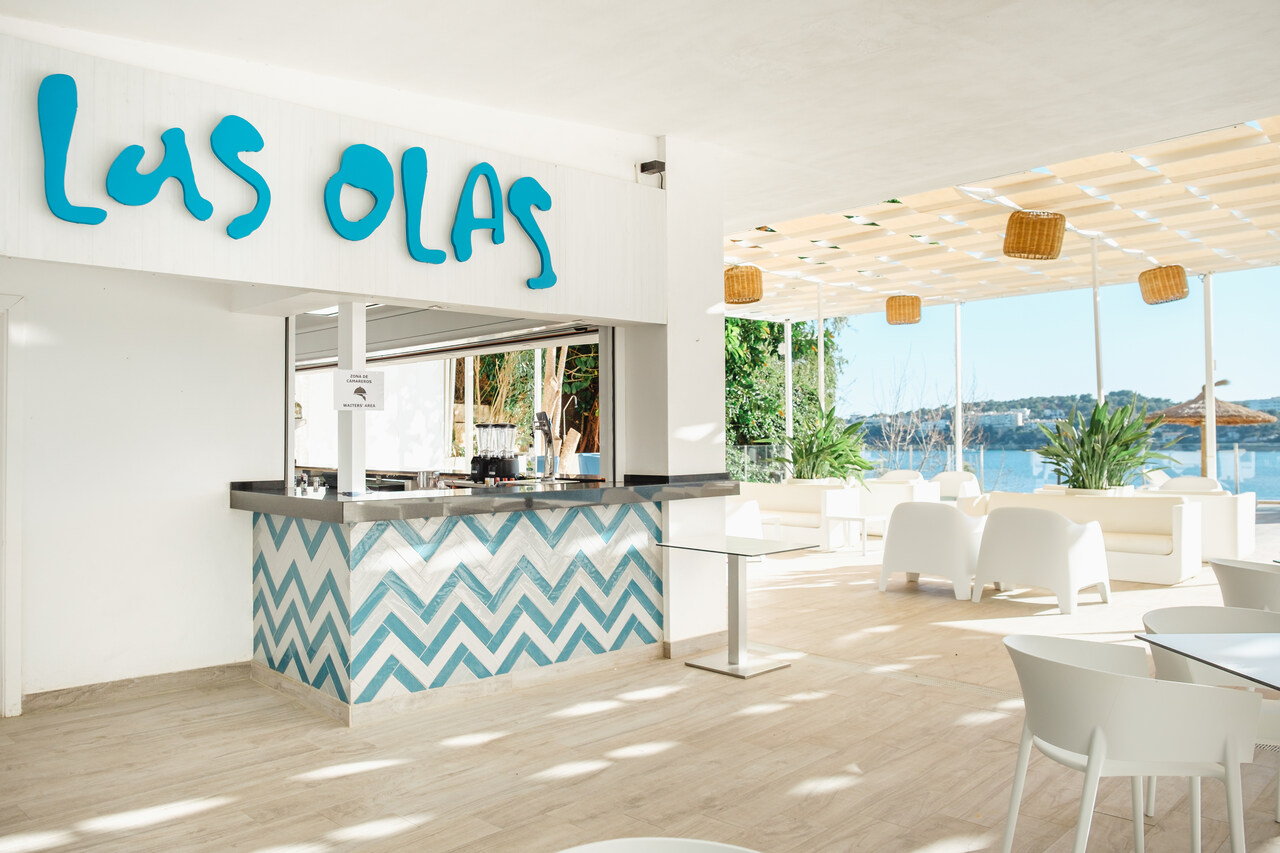 Bar Las Olas w hotelu Bahia Principe Coral Playa 16+ na Majorce