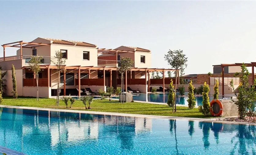 Apollonion Asterias Resort & Spa na Kefalonii – eleganckie wille, baseny i luksusowy wypoczynek w Grecji