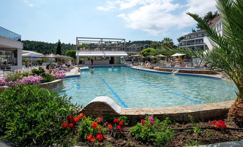Chrousso Village na Chalkidiki – hotel z basenem, ogrodami i ofertą All Inclusive w regionie Kassandra