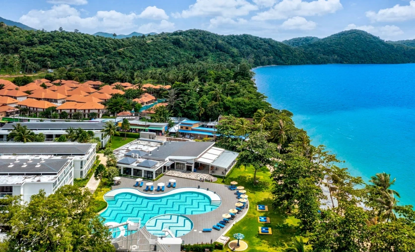 Royal Yao Yai Island Beach Resort – basen i wybrzeże Koh Yao Yai w Tajlandii