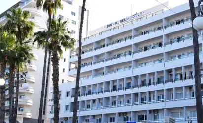Hotel Sun Hall Beach Apts, Larnaka
