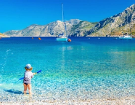 Korfu może poszczycić się wieloma pięknymi plażami, jednymi z ładniejszych w Grecji